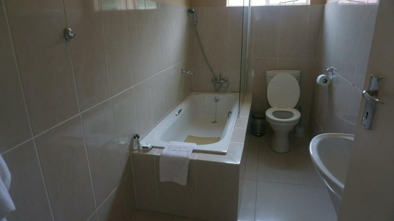 Bridgeville Guest House Gaborone Exteriör bild